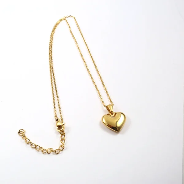 American Fashion 18K Gold Ladies Love Clavicle Chain Peach Heart Shaped Necklace - Image 4